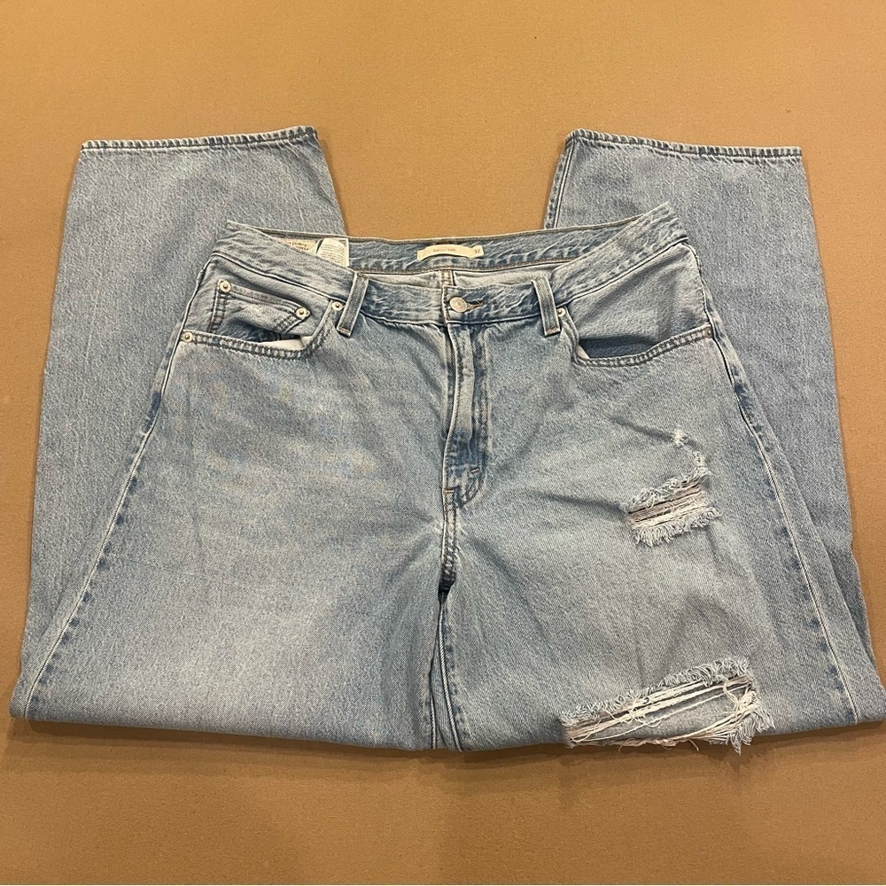 Women’s Levi’s Premium Baggy Dad Jeans Light Wash Distressed Size 32 - Picture 4 of 16